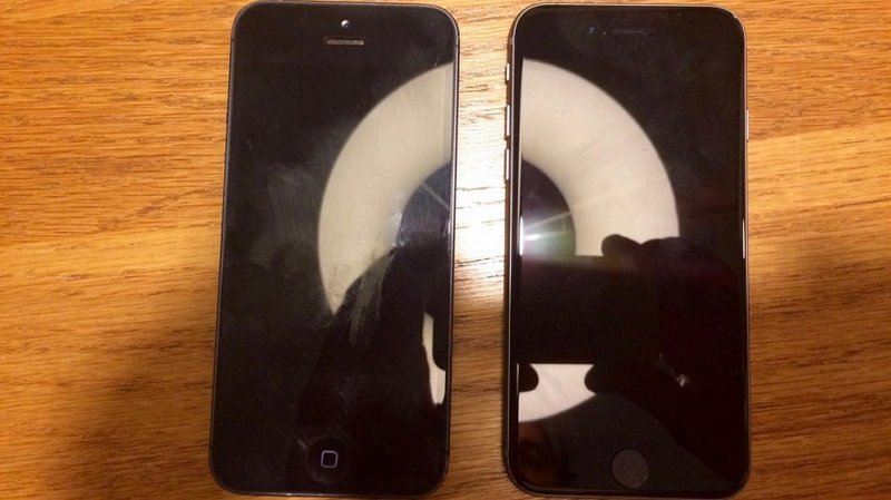 iPhone 5 и iPhone5se(справа)