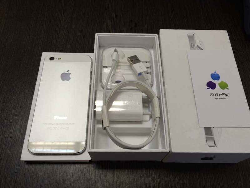 Apple IPhone 5 16gb WHITE