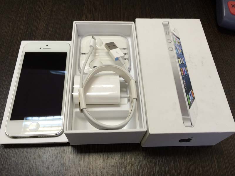 Apple IPhone 5 32gb WHITE