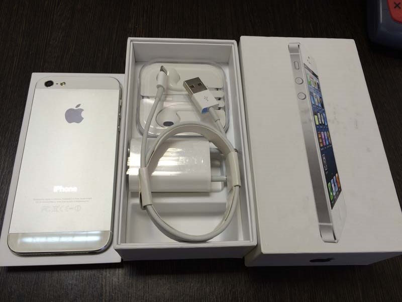 Apple IPhone 5 32gb WHITE