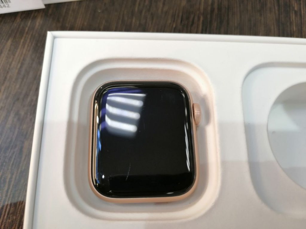 Смарт-часы Apple Watch 40mm S4 Gold