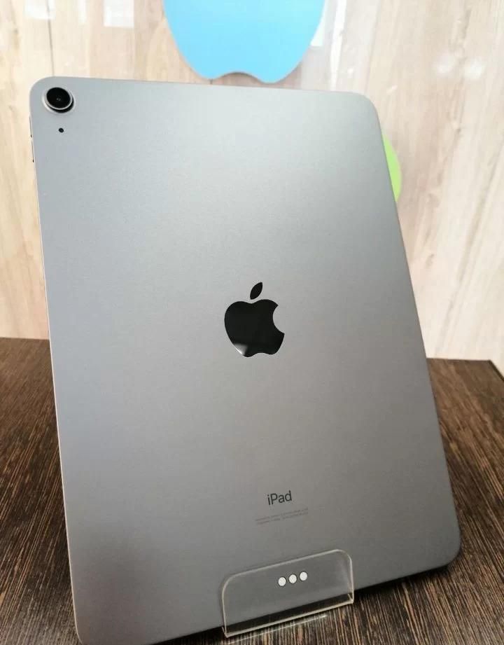 Планшет Apple iPad Air 4 64gb Wi-Fi