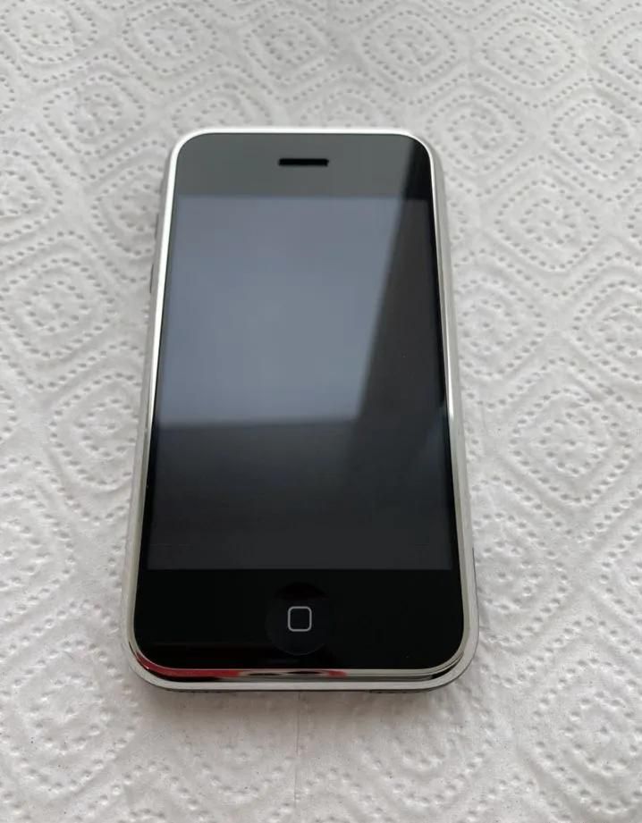 Apple IPhone 2g первое поколение