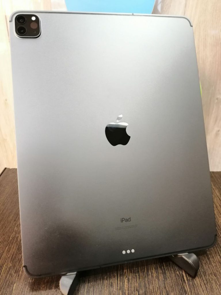Планшет Apple iPad Pro 12.9' 4-поколения 128Gb Space Gray Wi-Fi LTE