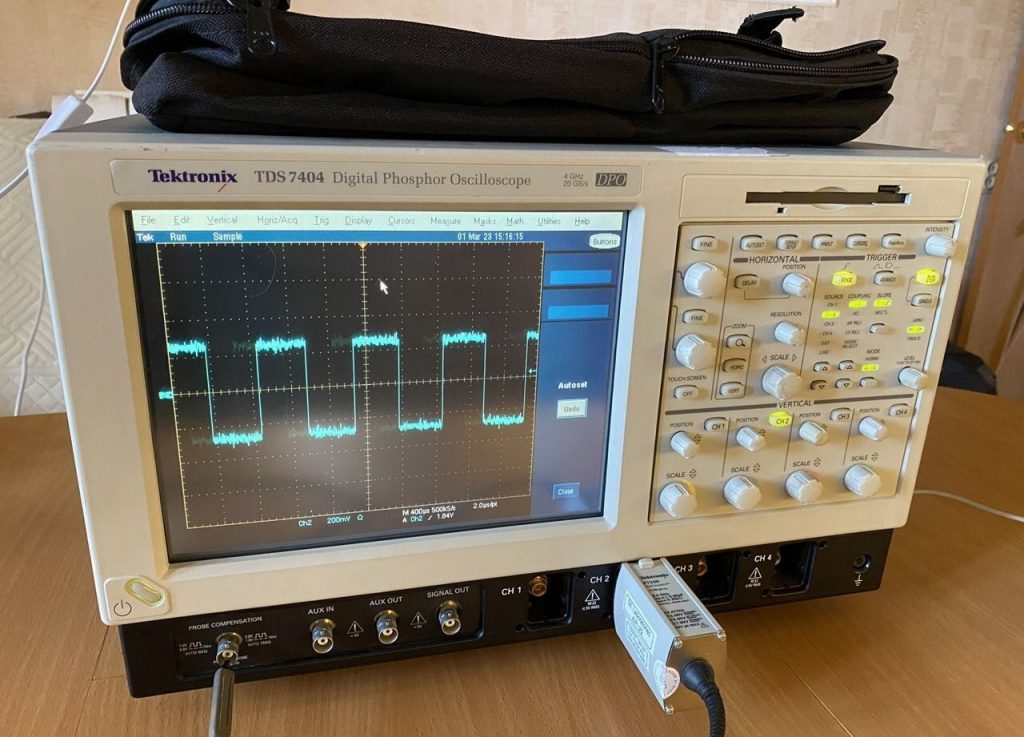 Осциллограф Tektronix TDS7404