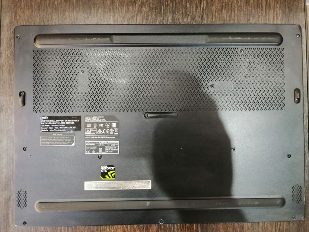 Ноутбук MSI MS-16Q4 15